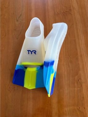 TYR Stryker Adult Silicone Training Racing Fins Women’s 7.5-8.5 Like New